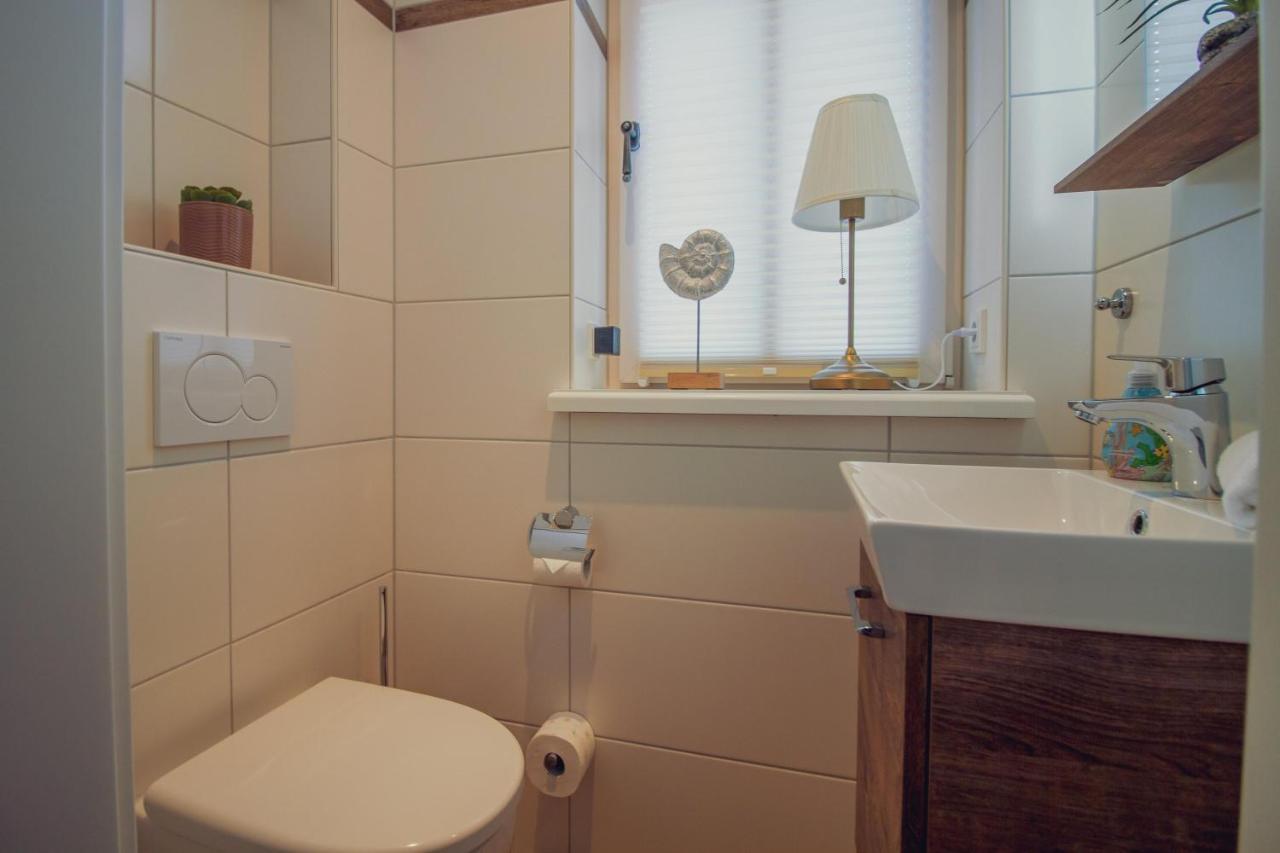 Up Besoeoek - Wildrose Mit Sauna Krummhörn Exterior foto